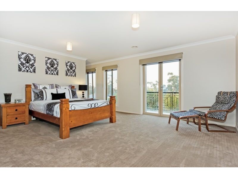 26 Sugar Gum Bvd, Greensborough VIC 3088