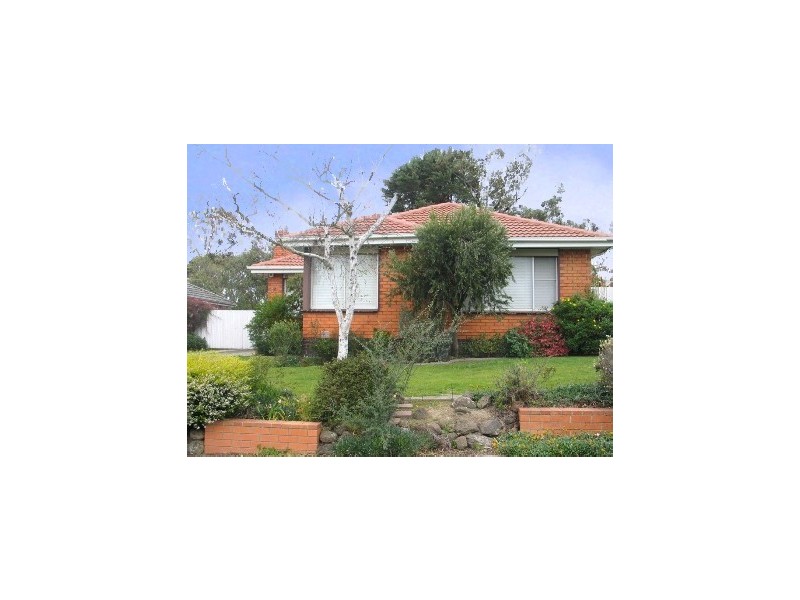12 Sharpes Rd, Watsonia North VIC 3087