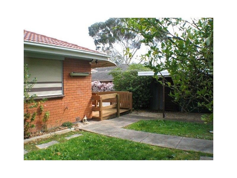 12 Sharpes Rd, Watsonia North VIC 3087