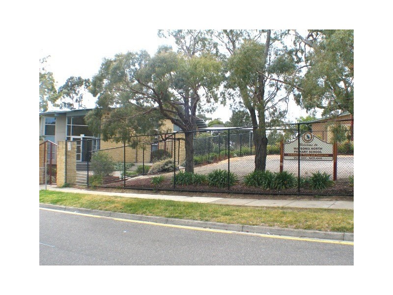 12 Sharpes Rd, Watsonia North VIC 3087