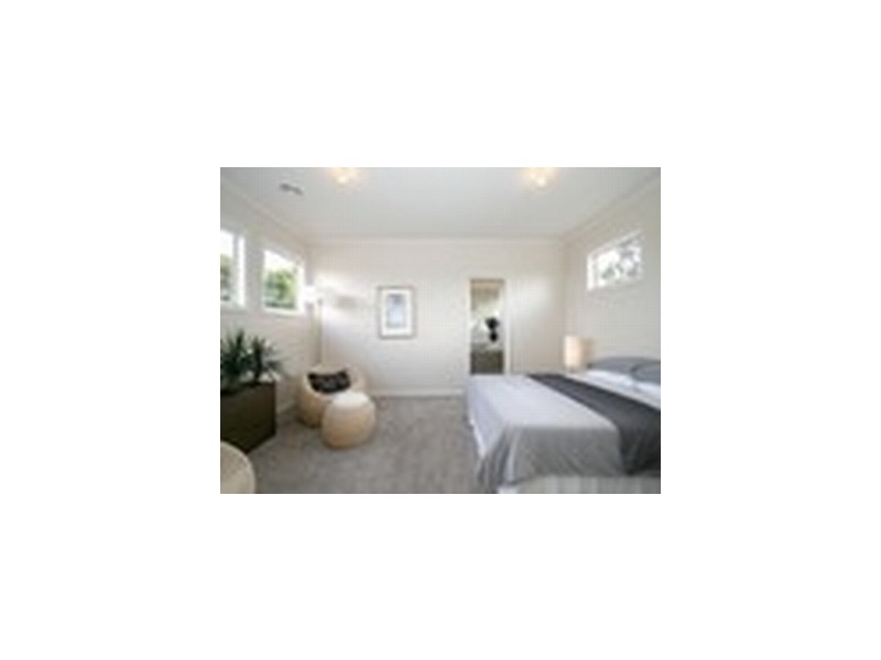 2/151 Ellesmere Pde, Rosanna VIC 3084