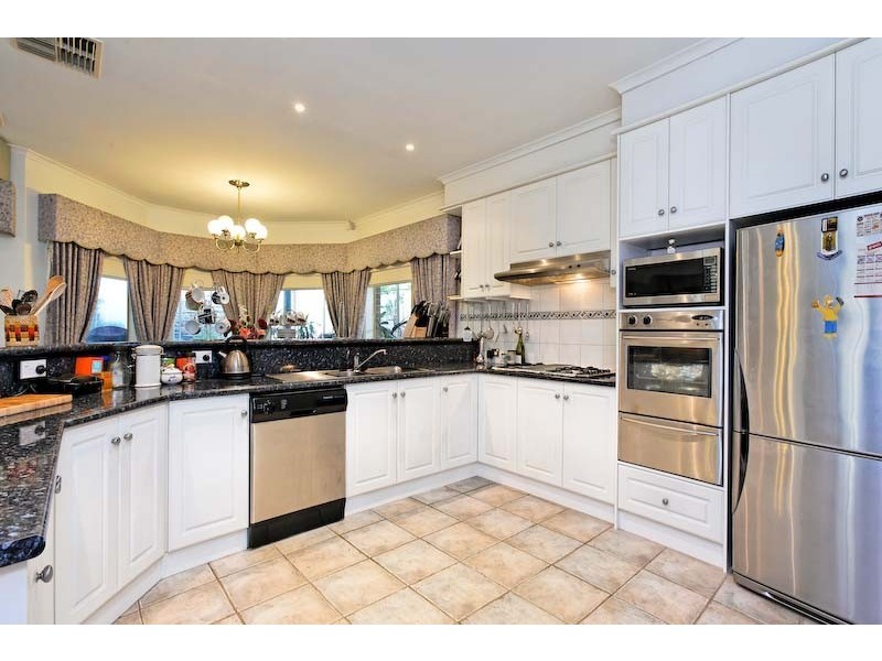 9 Homewood Boulevard, Hallam VIC 3803