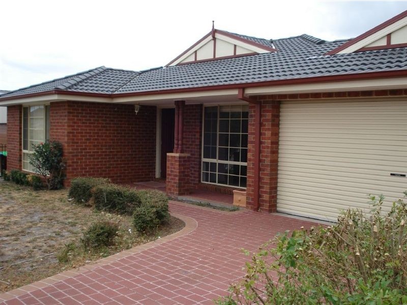 44 Golden Grove Drive, Narre Warren South VIC 3805