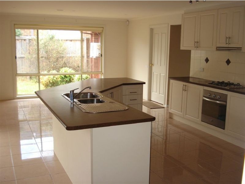 44 Golden Grove Drive, Narre Warren South VIC 3805