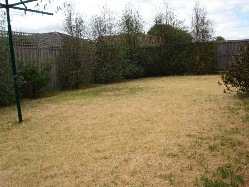 44 Golden Grove Drive, Narre Warren South VIC 3805