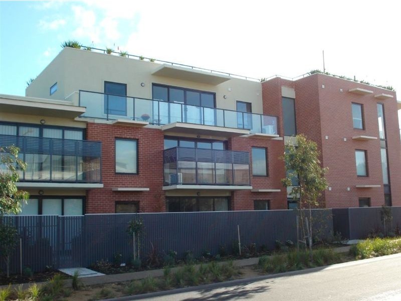 13/28 Burton Avenue, Clayton VIC 3168