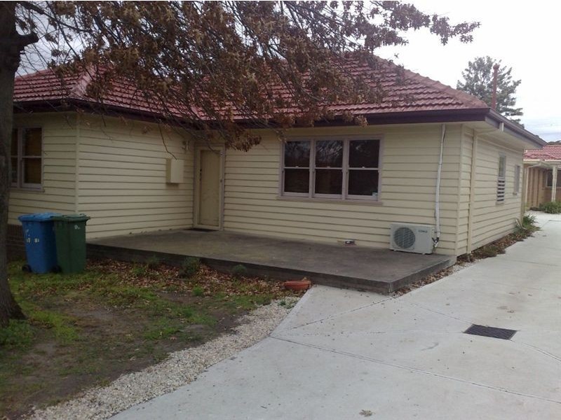 1/12 Burrows Avenue, Dandenong VIC 3175