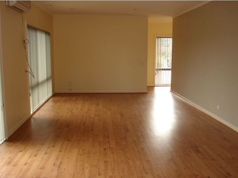 2/8 Jolly Street, Dandenong VIC 3175