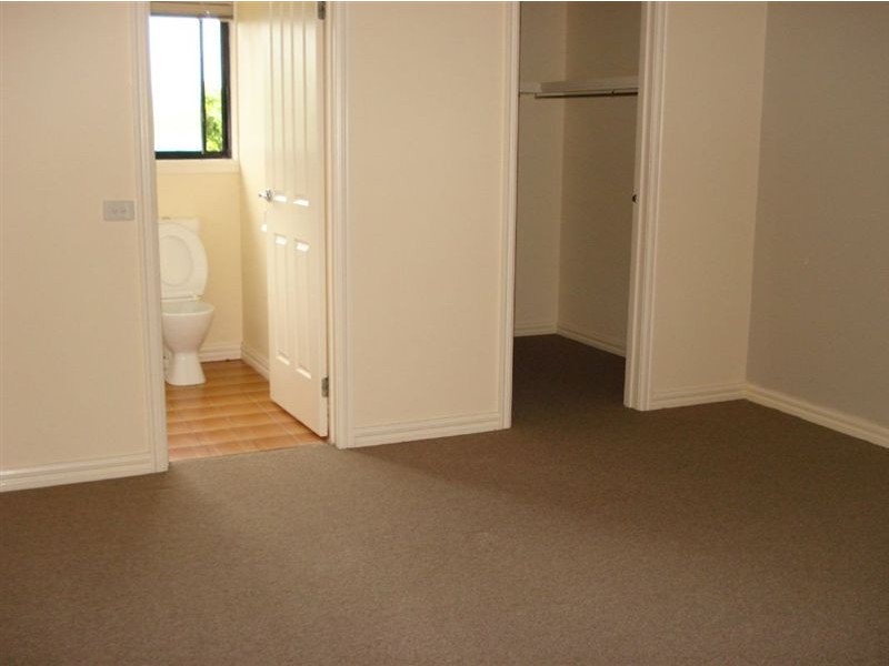 2/8 Jolly Street, Dandenong VIC 3175