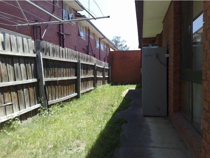 2/14 Stud Road, Dandenong VIC 3175