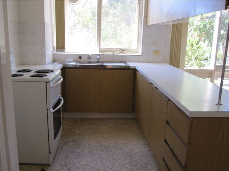 12/9-11 Weller Street, Dandenong VIC 3175