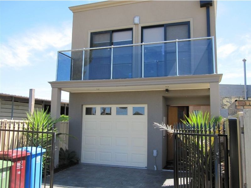 10 Glynda Street, Dandenong VIC 3175
