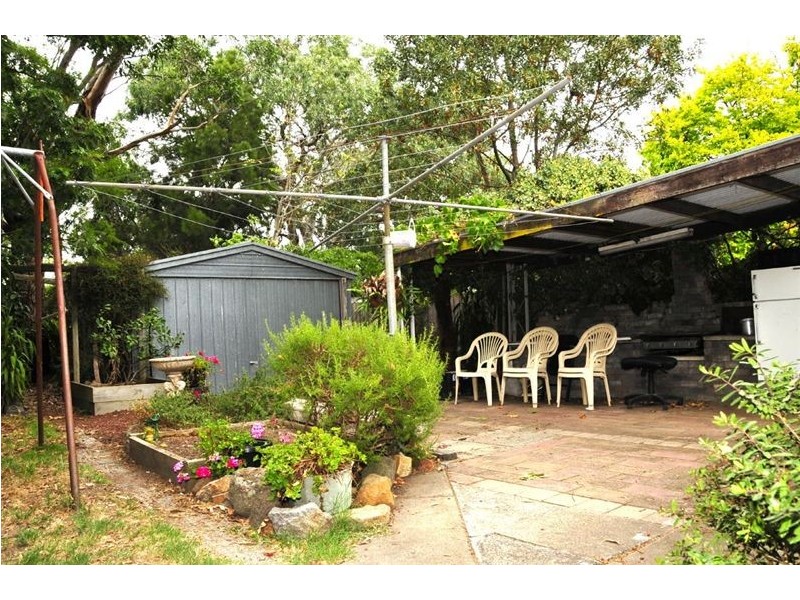 16 Oak Avenue, Doveton VIC 3177