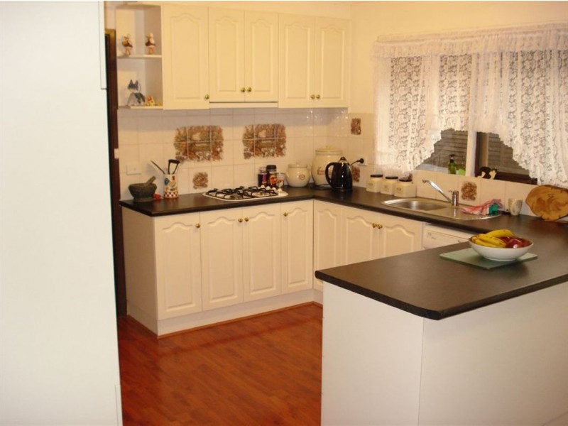 7 Brougham Close, Eumemmerring VIC 3177