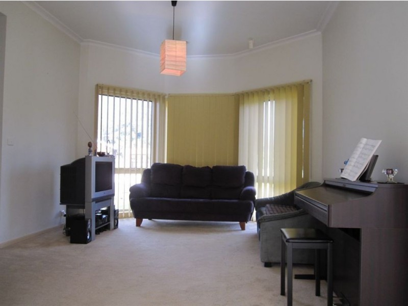 1/58 Blaxland Drive, Dandenong North VIC 3175