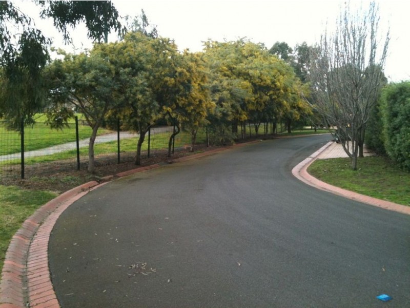 22 ILLOWRA WALK, Blackburn South VIC 3130