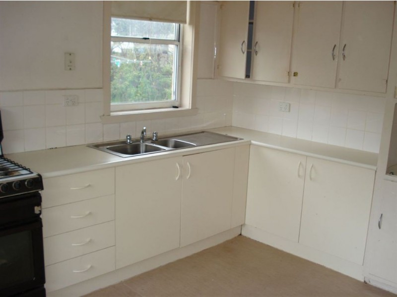 28 Curtin Crescent, Dandenong North VIC 3175