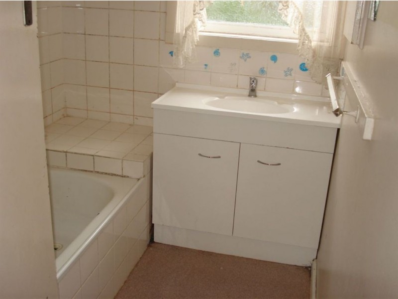 28 Curtin Crescent, Dandenong North VIC 3175