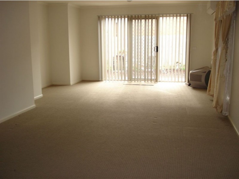 6/54-58 Pommel Street, Pakenham VIC 3810