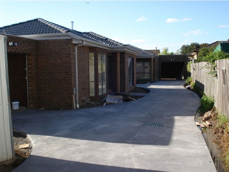 2/5 Jolly Street, Dandenong VIC 3175