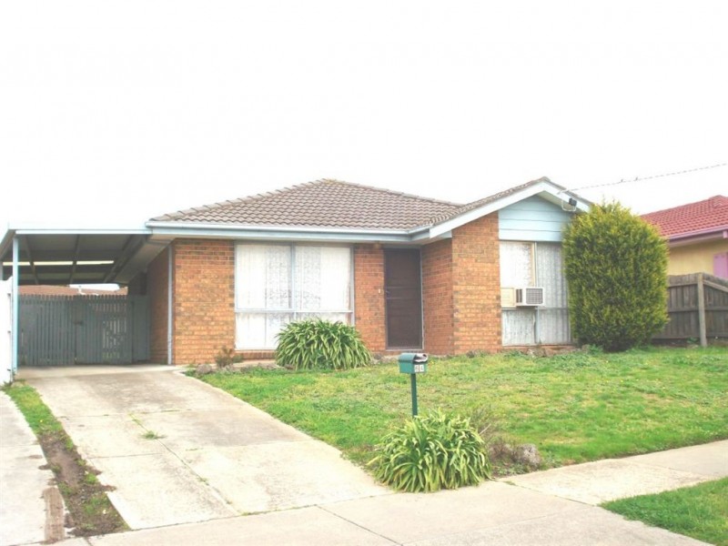 64 Edeys Run, Hampton Park VIC 3976