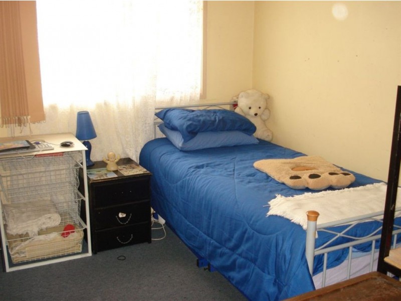 64 Edeys Run, Hampton Park VIC 3976