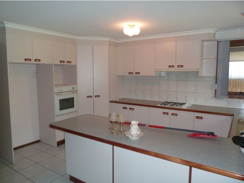 87 Somerset Drive, Dandenong North VIC 3175