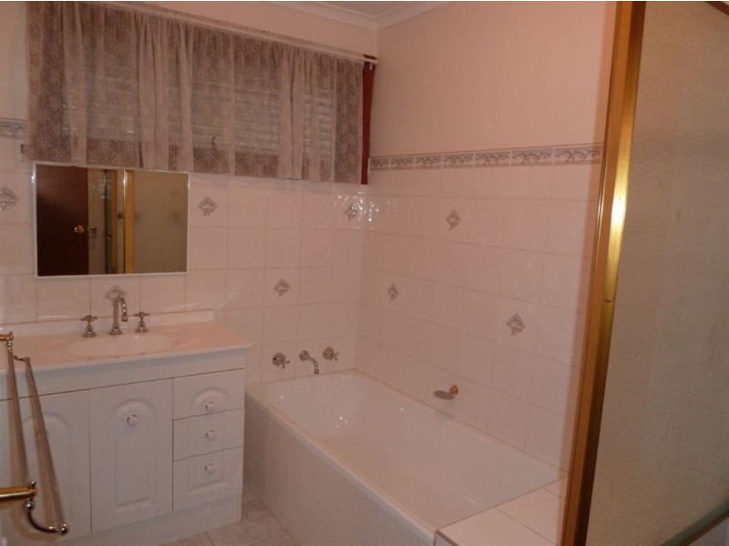 87 Somerset Drive, Dandenong North VIC 3175