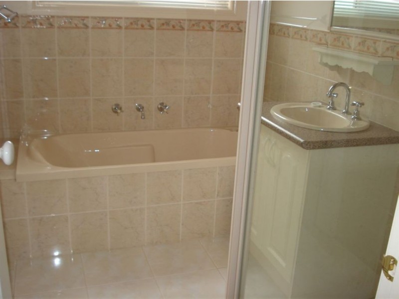 2/63 Hammond Road, Dandenong South VIC 3175