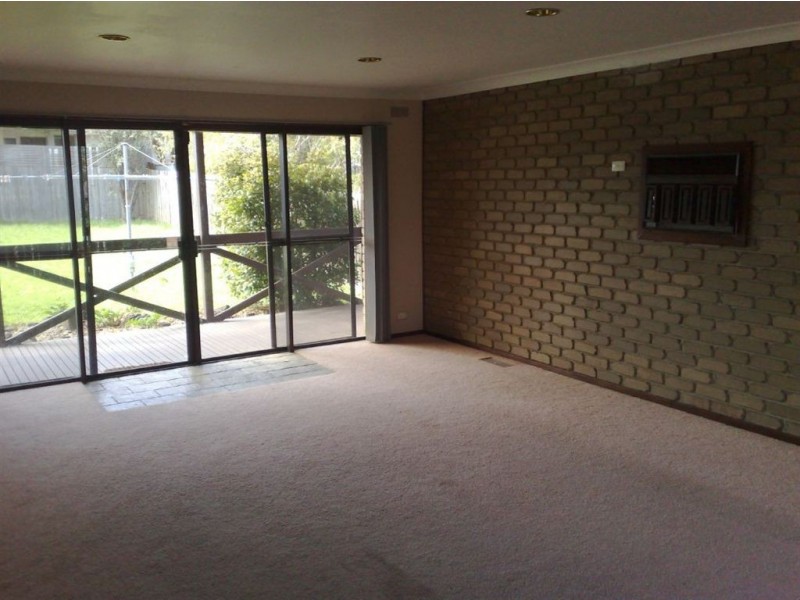 2 Bourke Road, Cranbourne VIC 3977