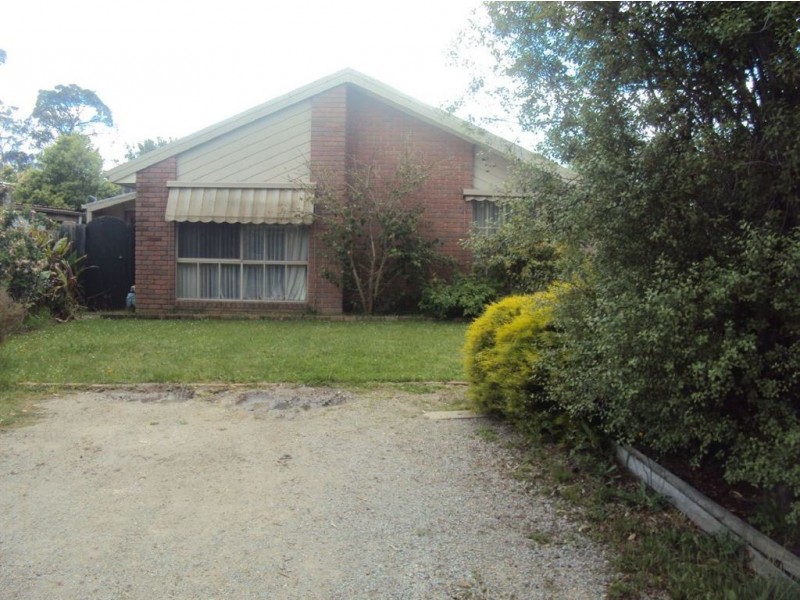 1 The Glade, Dandenong VIC 3175