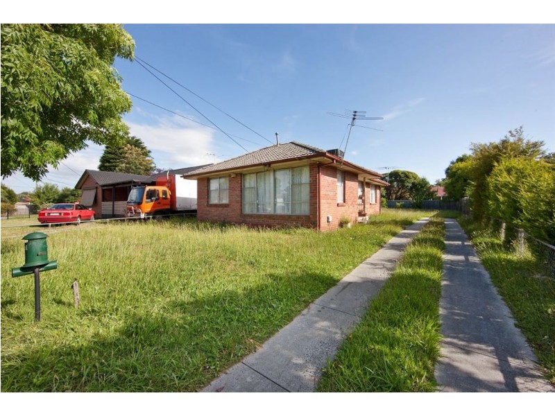 6 Camphor Court, Doveton VIC 3177