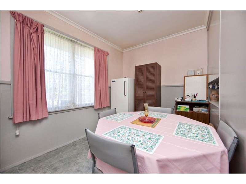 6 Camphor Court, Doveton VIC 3177