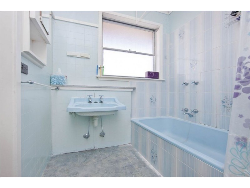 6 Camphor Court, Doveton VIC 3177