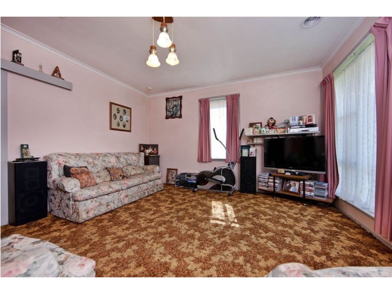 6 Camphor Court, Doveton VIC 3177