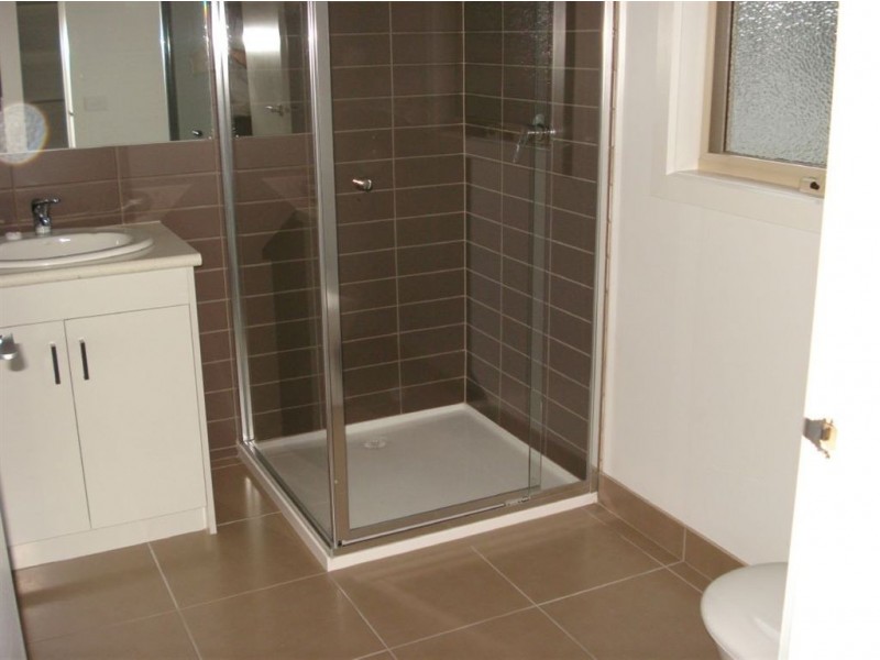 1/103 Clow, Dandenong VIC 3175