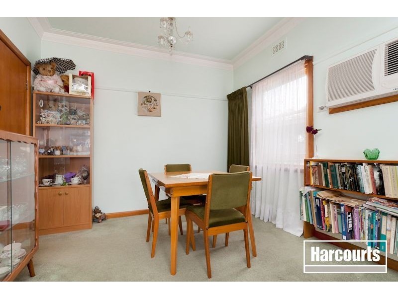 5 Wallace Avenue, Dandenong VIC 3175
