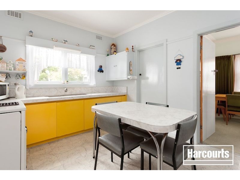 5 Wallace Avenue, Dandenong VIC 3175