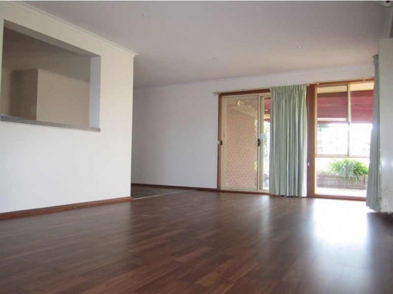 11 Cornell Place, Hampton Park VIC 3976