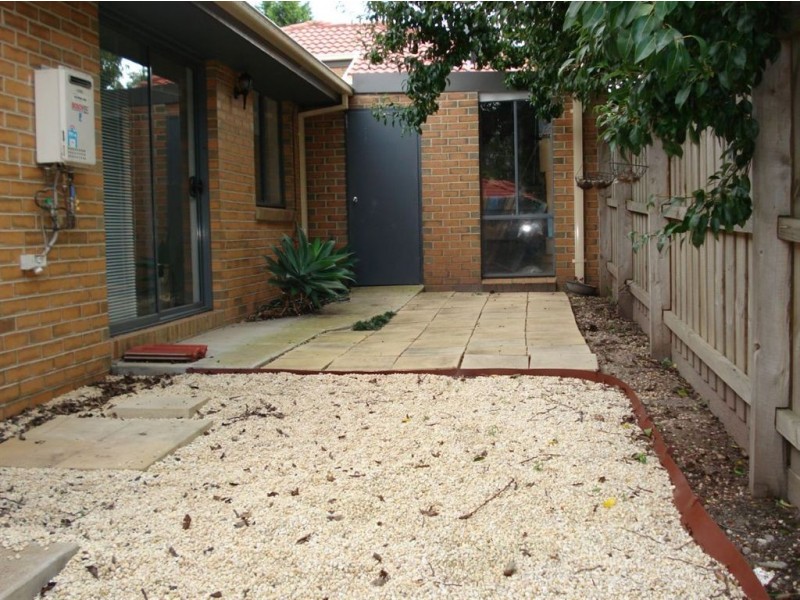 2/7 Alsace Street, Dandenong VIC 3175