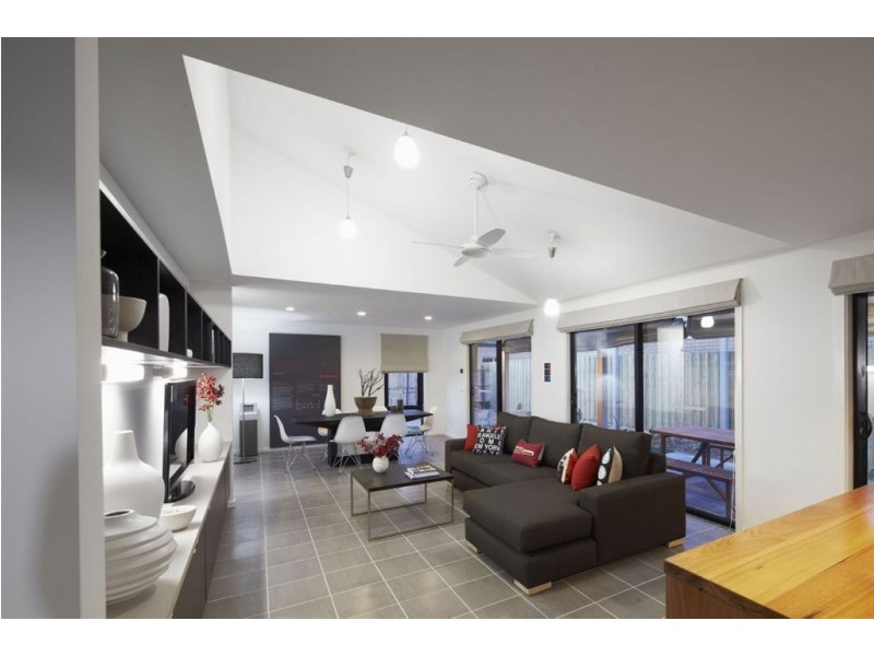 24 Keshava Grove, Dandenong VIC 3175