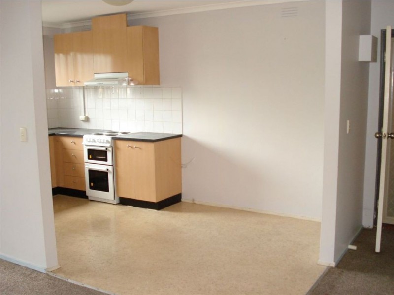 8/16 Close Avenue, Dandenong VIC 3175