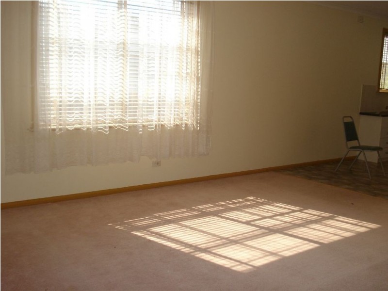 8/3-5 Edward Avenue, Dandenong VIC 3175