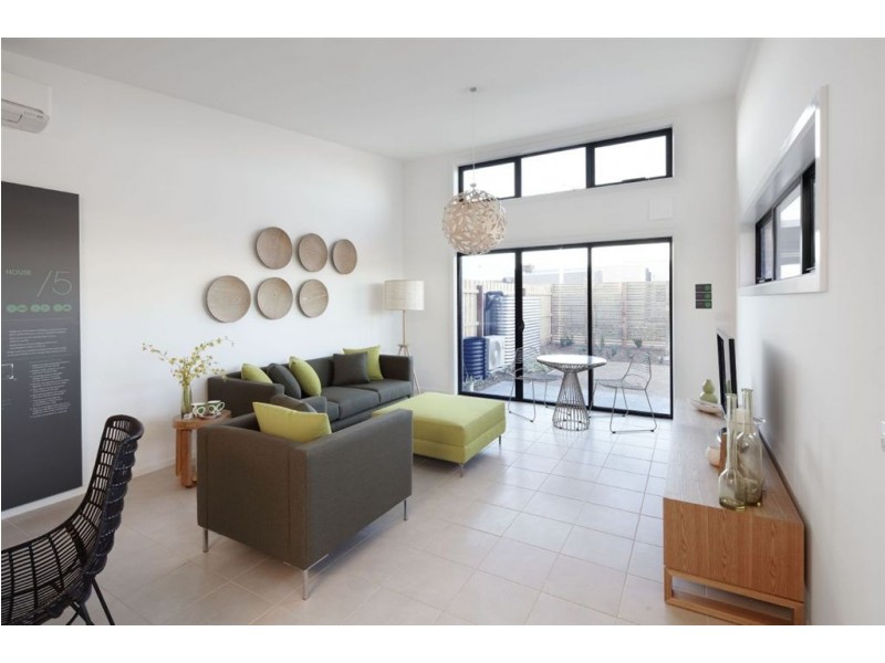 1 Landsby Lane, Dandenong VIC 3175