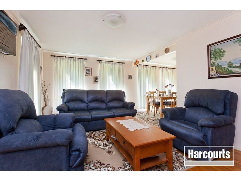 9 Robert Molyneux Avenue, Endeavour Hills VIC 3802