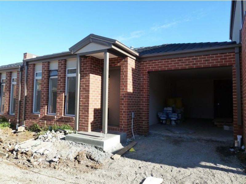 13/4 Young Road, Hallam VIC 3803