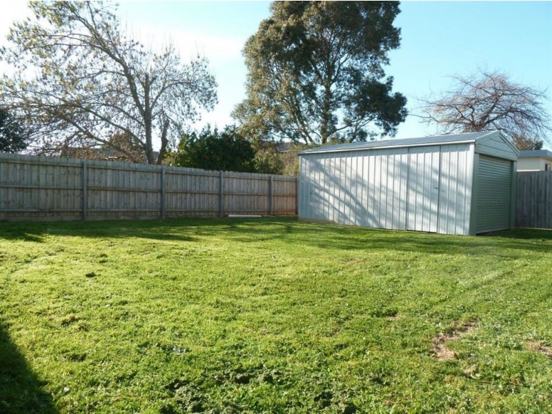 2/33 Latham Crescent, Dandenong North VIC 3175