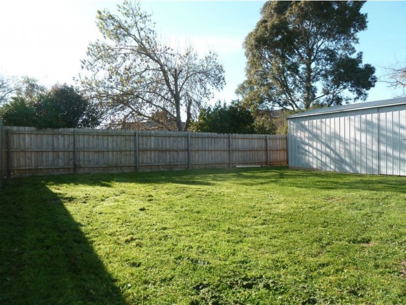 2/33 Latham Crescent, Dandenong North VIC 3175