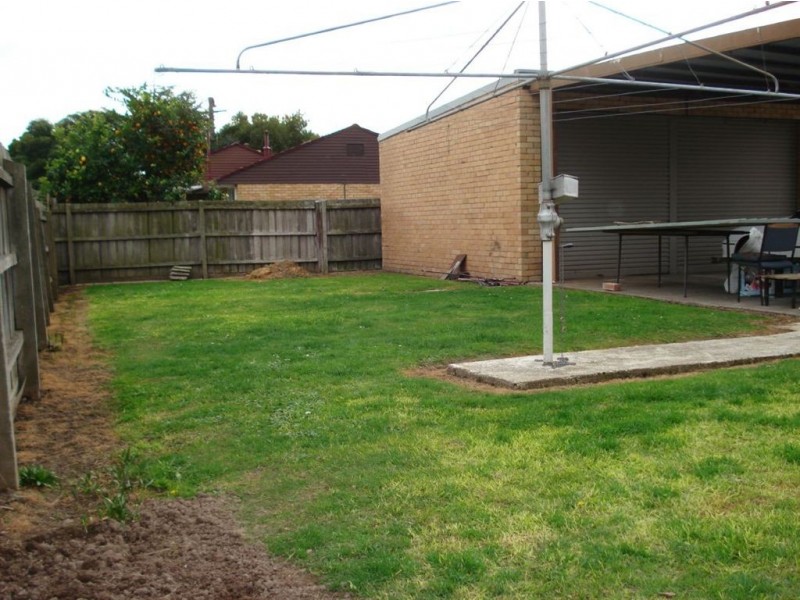 8 Dunearn Road, Dandenong North VIC 3175