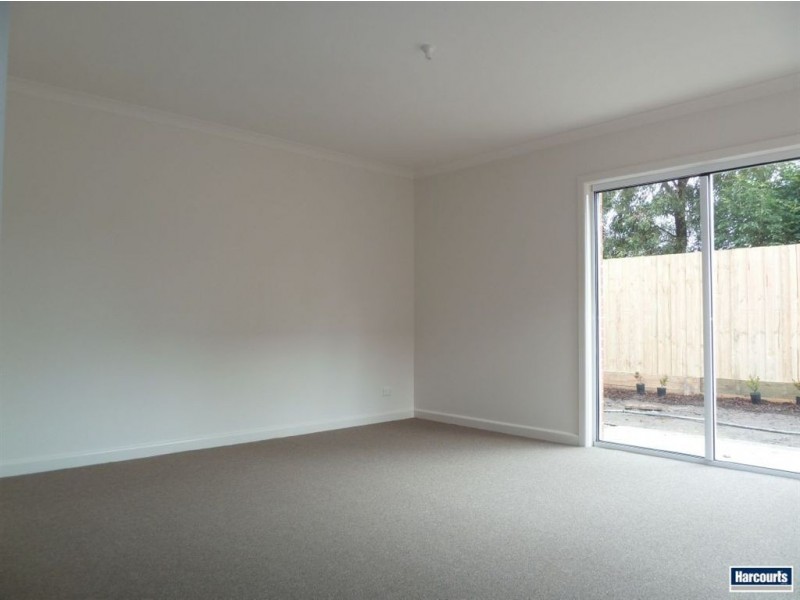 9/4 Young Road, Hallam VIC 3803